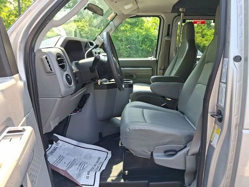 Used 2011 Ford E-350 and Econoline 350 XL w/ PWR Windows & Locks Group RWD image 17