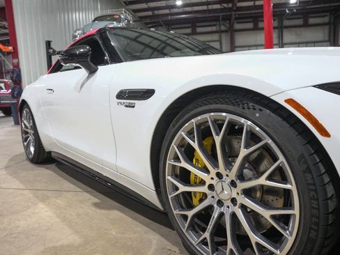 Used 2022 Mercedes-Benz SL 63 AMG 4MATIC image 40