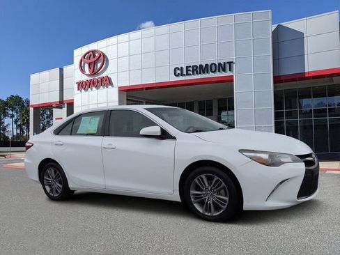 Used 2016 Toyota Camry SE FWD image 1