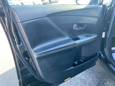 Used 2013 Toyota Venza LE image 9