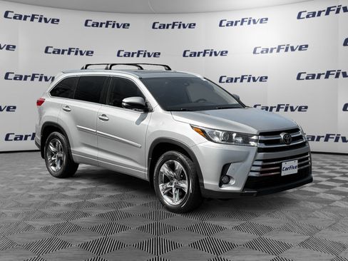 Used 2018 Toyota Highlander Limited Platinum AWD/4WD image 8