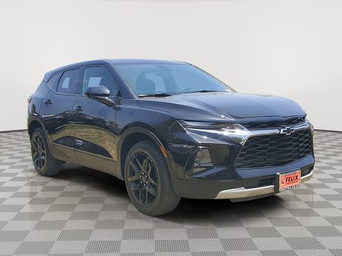 Used 2022 Chevrolet Blazer LT w/ LPO, Black Grille Bar Package FWD image 3
