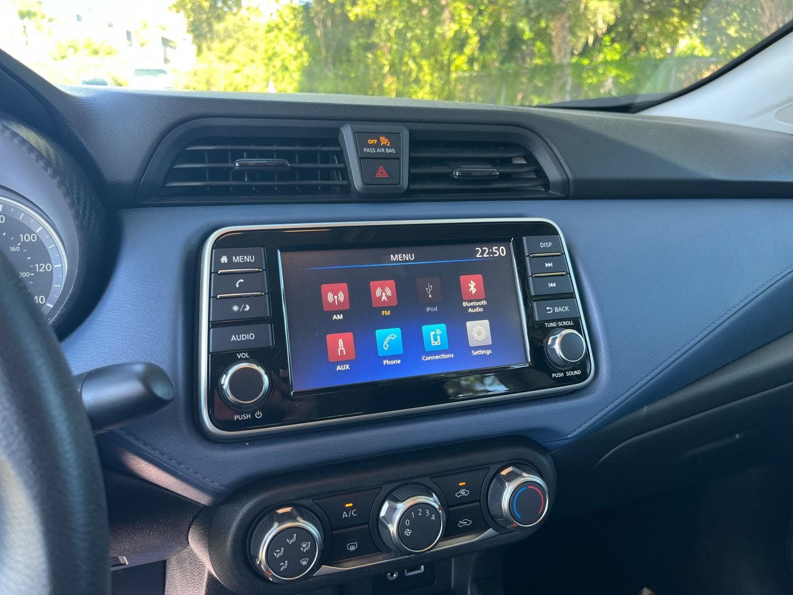 Used 2025 Nissan Versa SV FWD image 19