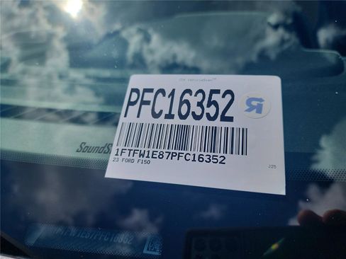 Certified 2023 Ford F150 Lariat w/ FX4 Off-Road Package image 10