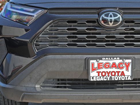Used 2023 Toyota RAV4 XLE FWD image 10