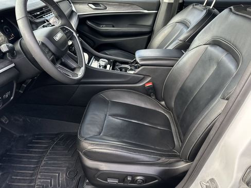 Certified 2023 Jeep Grand Cherokee L Limited w/ Black Appearance Package image 14