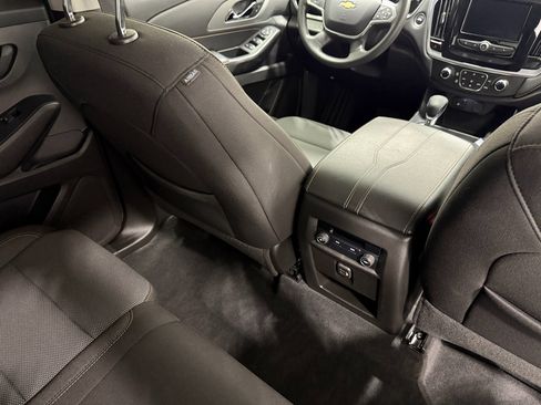 Used 2021 Chevrolet Traverse LS image 39