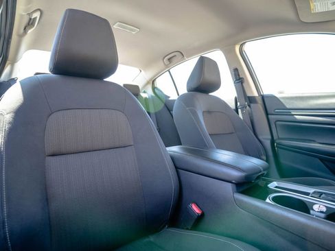 Used 2024 Nissan Altima 2.5 SV image 17