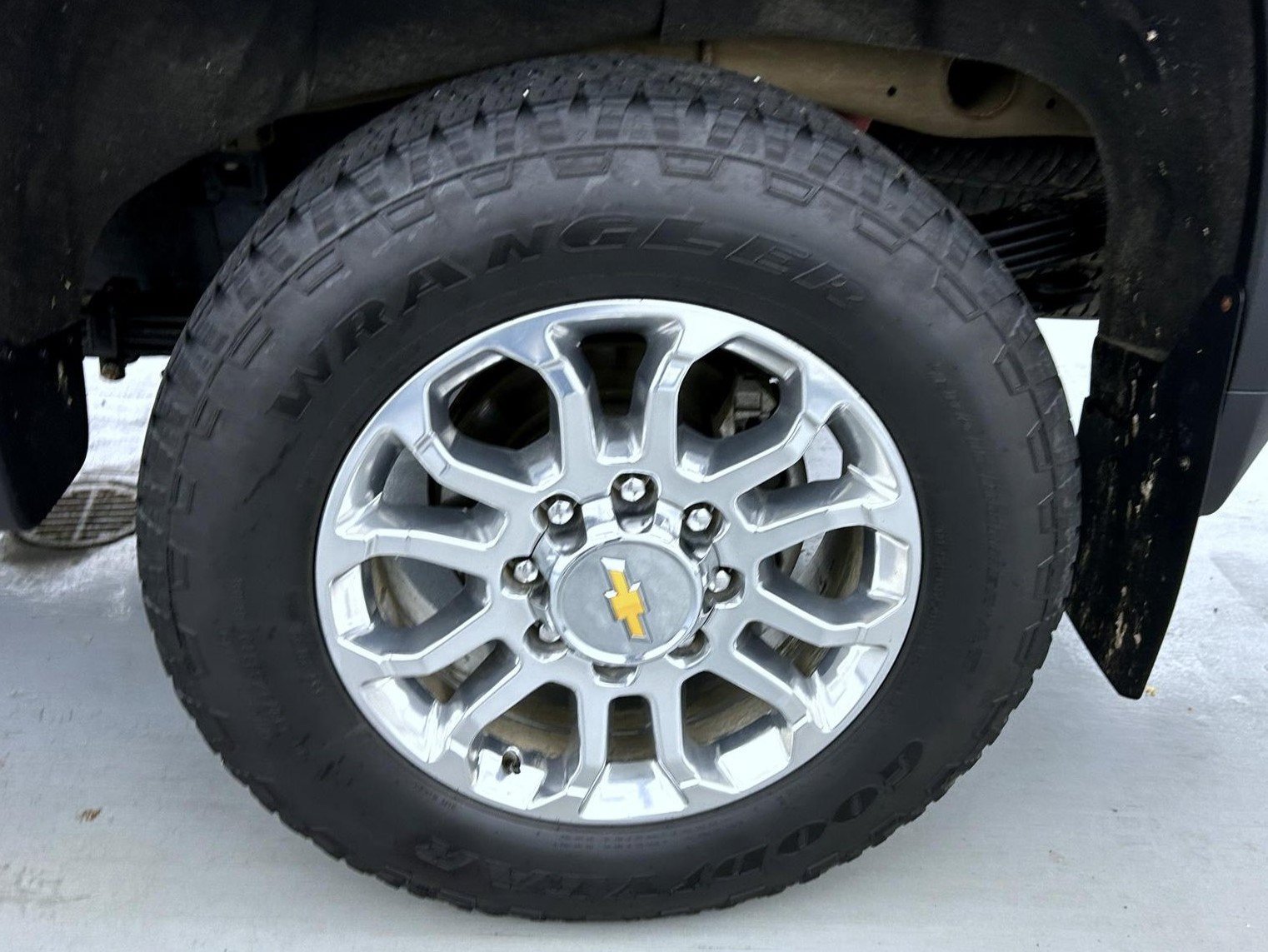 Used 2024 Chevrolet Silverado 2500 LTZ w/ LTZ Plus Package AWD/4WD image 23