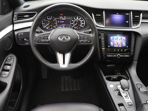 Used 2021 INFINITI QX50 Luxe w/ Appearance Package AWD/4WD image 13