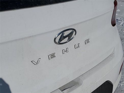 Used 2023 Hyundai Venue Limited image 29