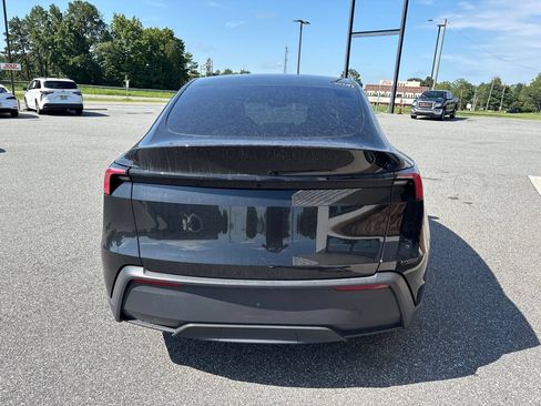 Used 2026 Tesla Model Y 2WD image 6