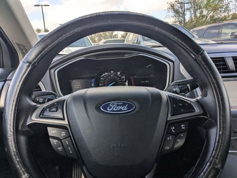 Used 2019 Ford Fusion SE image 22