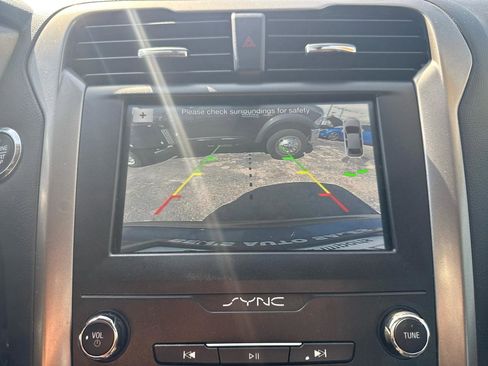 Used 2019 Ford Fusion SE FWD image 20