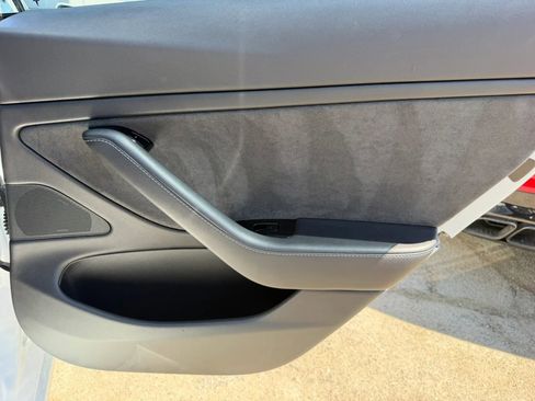 Used 2018 Tesla Model 3 Long Range RWD image 18