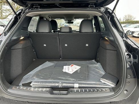 New 2025 Nissan Kicks SR w/ Illumination Package image 24