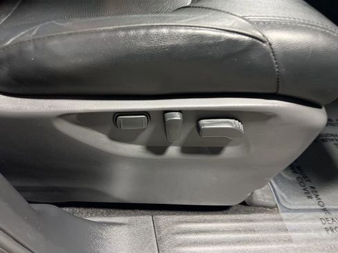 Used 2023 Nissan Armada SL w/ Captain's Chairs Package image 9