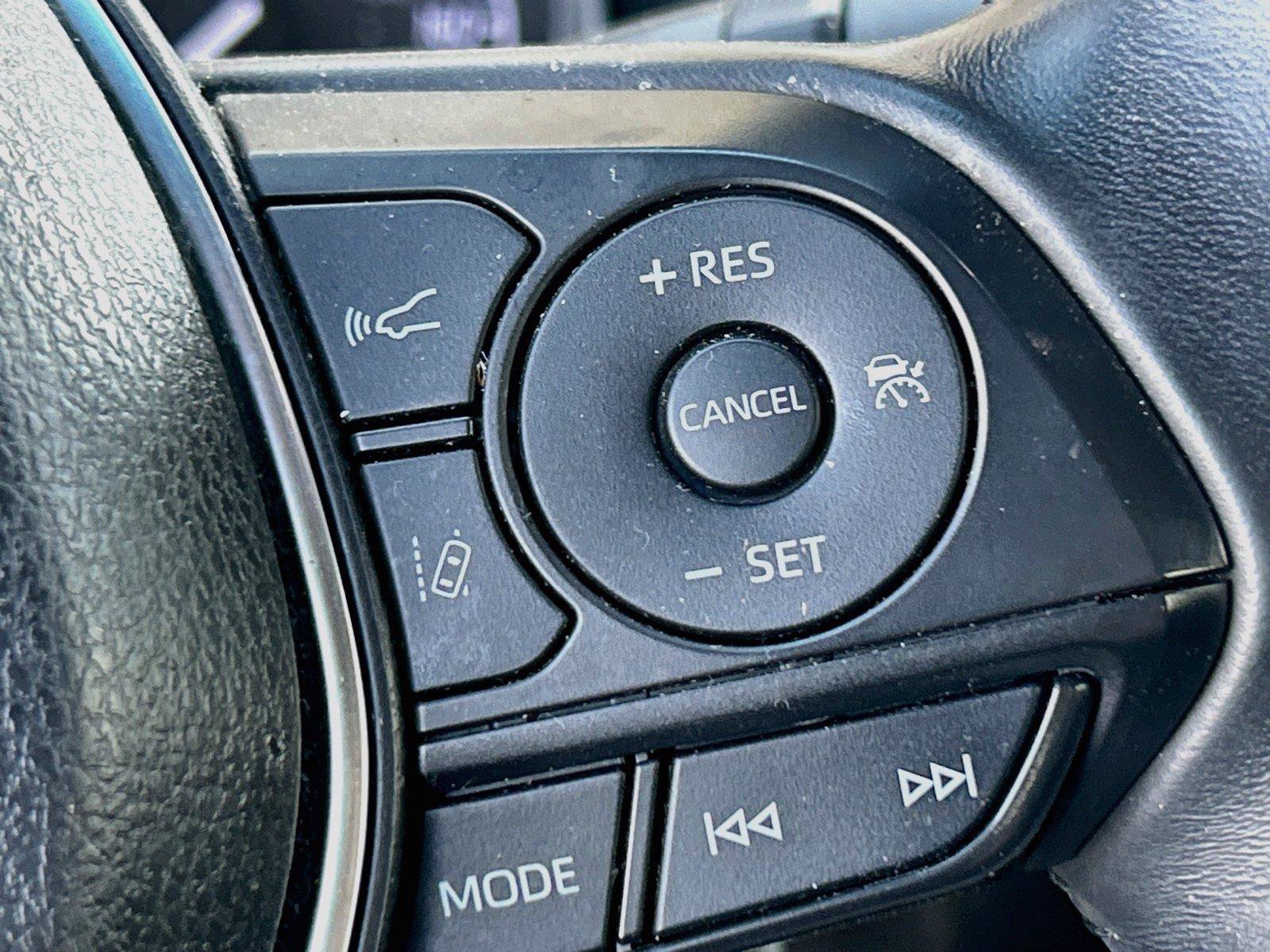 Used 2018 Toyota Camry SE w/ Moonroof Package FWD image 34