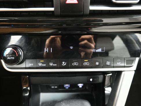 Used 2021 Kia Seltos EX image 17