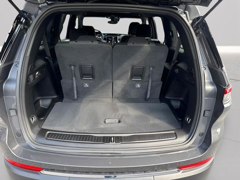 Used 2024 Jeep Grand Cherokee L Laredo image 14