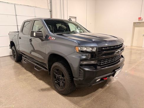 Used 2021 Chevrolet Silverado 1500 LT Trail Boss w/ Convenience Package II image 3