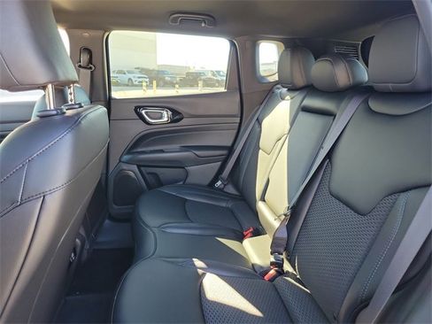 New 2026 Jeep Compass Latitude image 11
