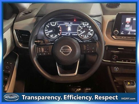 Certified 2021 Nissan Rogue SV image 14