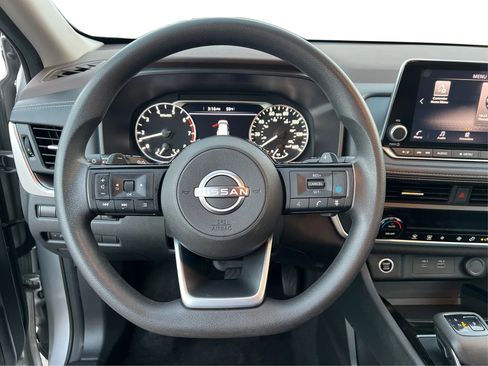 Used 2023 Nissan Rogue SV image 18