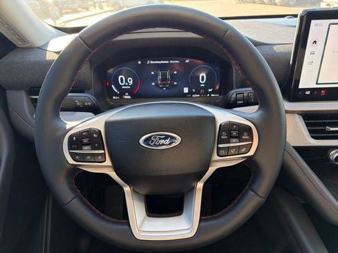 New 2025 Ford Explorer Active w/ Active Comfort Package image 14