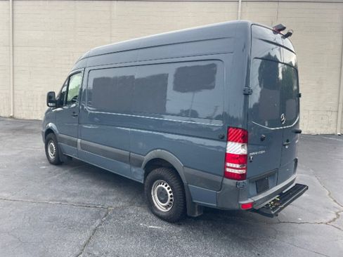Used 2018 Mercedes-Benz Sprinter 2500 image 4