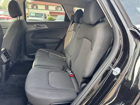 Used 2023 Kia Sportage LX AWD/4WD image 10