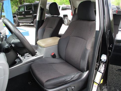 Used 2013 Toyota 4Runner SR5 w/ Convenience Pkg AWD/4WD image 9