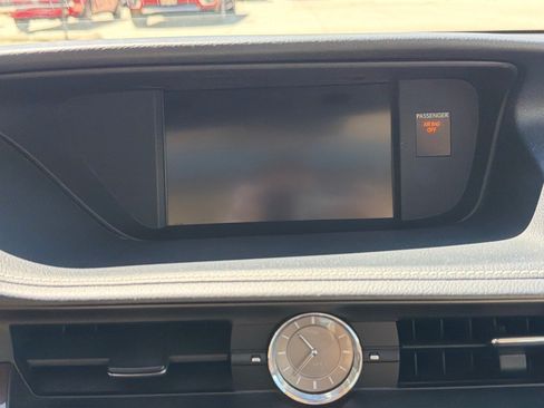 Used 2015 Lexus ES 350 w/ Luxury Package FWD image 16