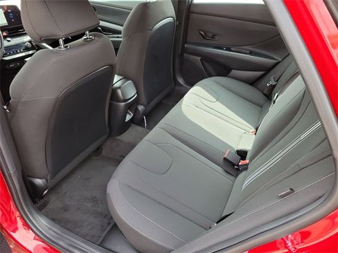 New 2025 Hyundai Elantra SEL image 19