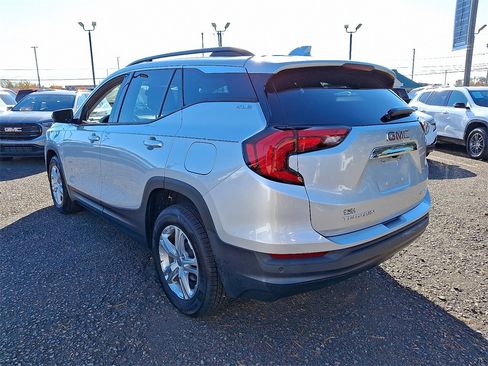 Certified 2019 GMC Terrain SLE w/ Driver Convenience Package image 4