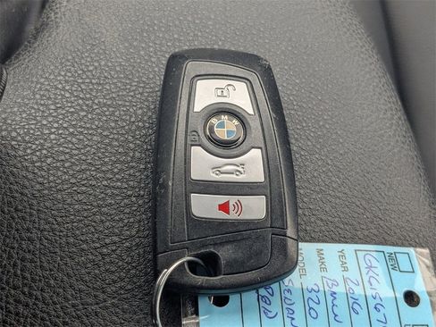 Used 2016 BMW 320i Sedan image 28