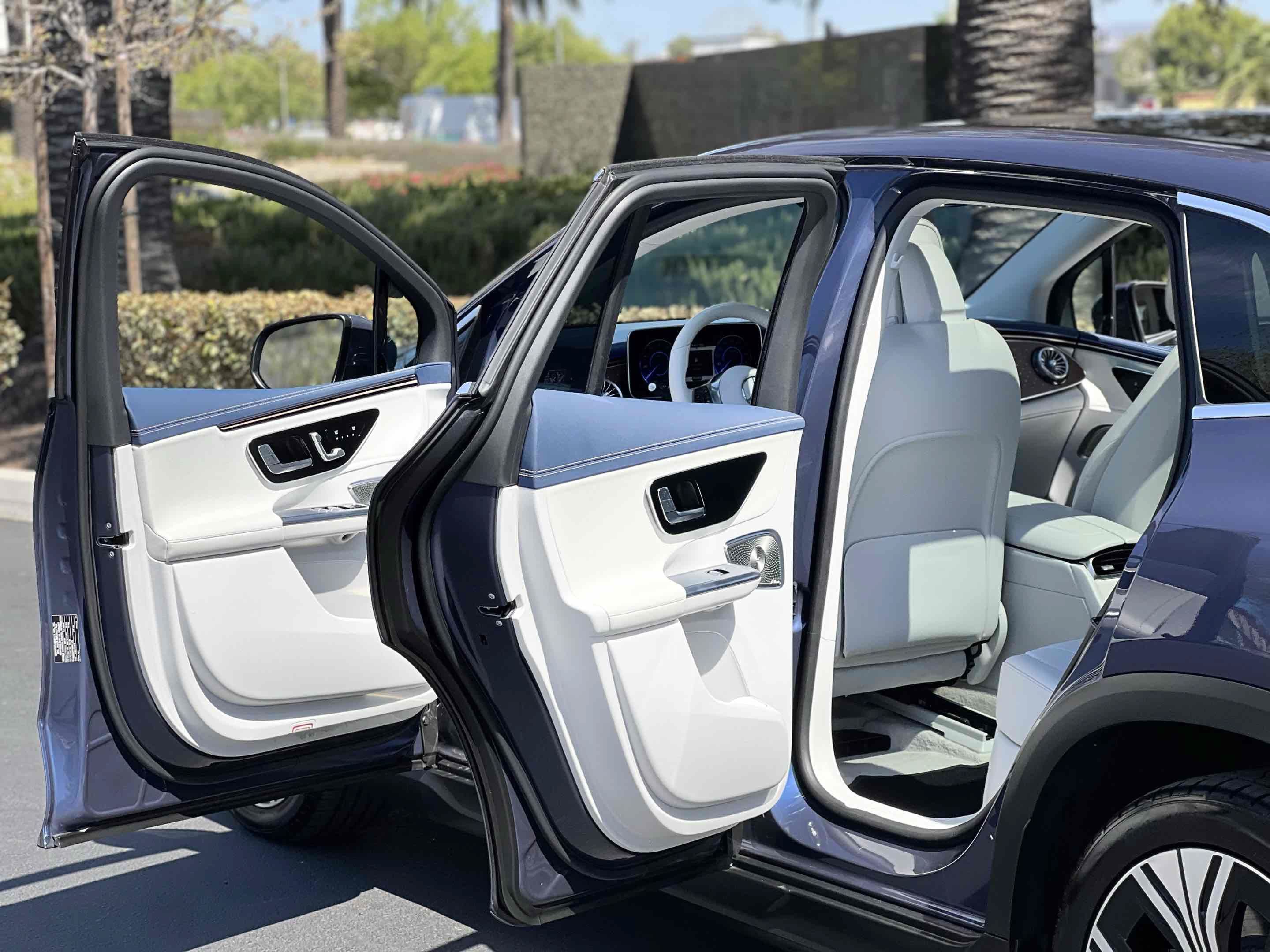 Used 2023 Mercedes-Benz EQE 350+ SUV w/ Exclusive Trim Package image 59