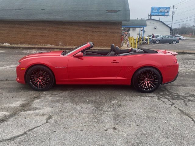 Used 2014 Chevrolet Camaro SS w/ RS Package RWD image 3