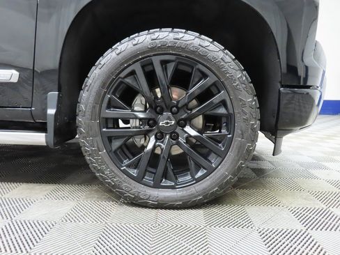 Used 2024 Chevrolet Silverado 1500 High Country image 8