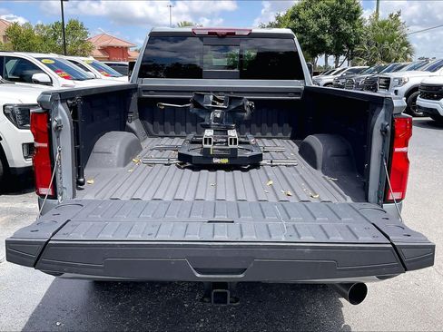 Used 2025 Chevrolet Silverado 2500 High Country w/ Technology Package AWD/4WD image 31