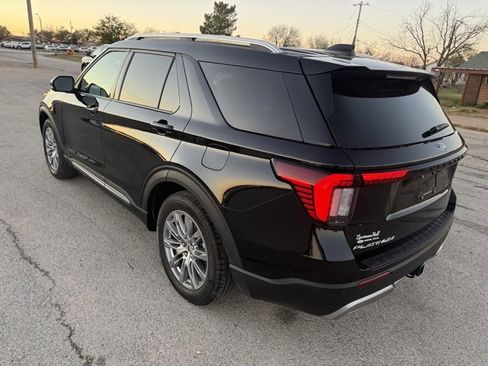 Used 2025 Ford Explorer Platinum image 6