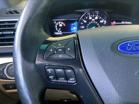 Used 2017 Ford Explorer XLT w/ Equipment Group 202A FWD image 23