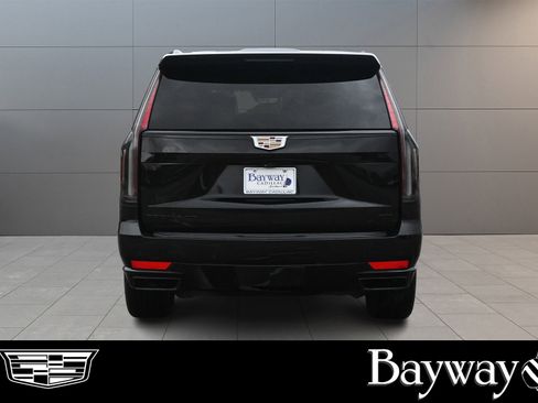 Certified 2023 Cadillac Escalade ESV Sport Platinum image 6
