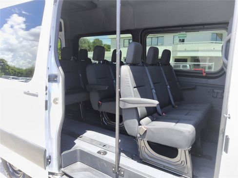 Used 2019 Mercedes-Benz Sprinter 2500 image 18