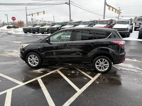 Certified 2017 Ford Escape SE image 6