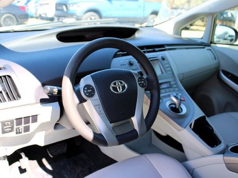 Used 2015 Toyota Prius Two image 16