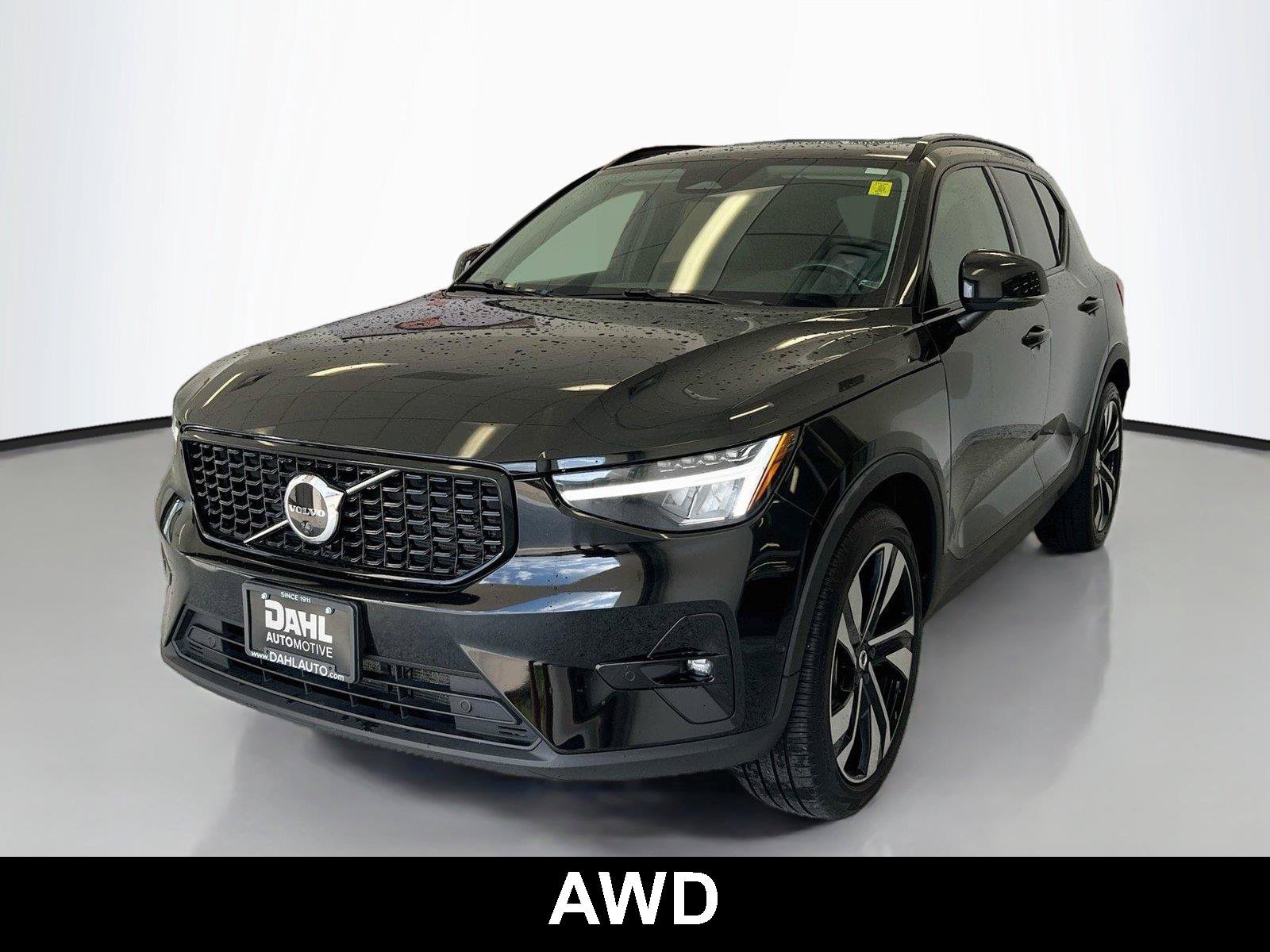 Used 2023 Volvo XC40 B5 Ultimate w/ Protection Package Premier AWD/4WD image 4