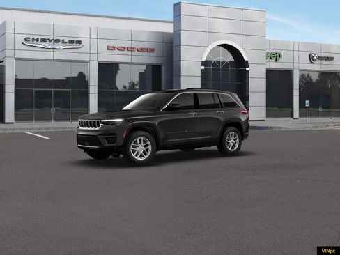 New 2026 Jeep Grand Cherokee image 2