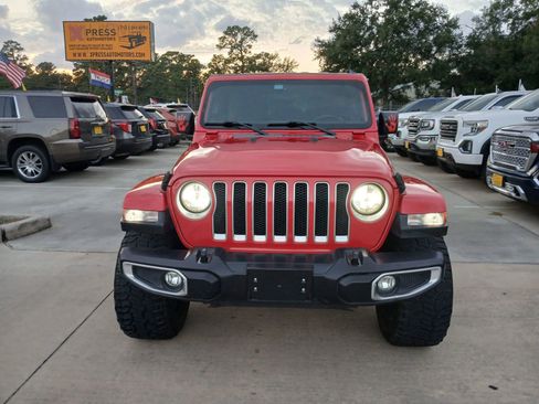 Used 2019 Jeep Wrangler Unlimited Sahara image 2