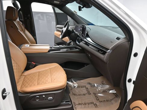 Used 2021 Cadillac Escalade ESV Sport AWD/4WD image 18